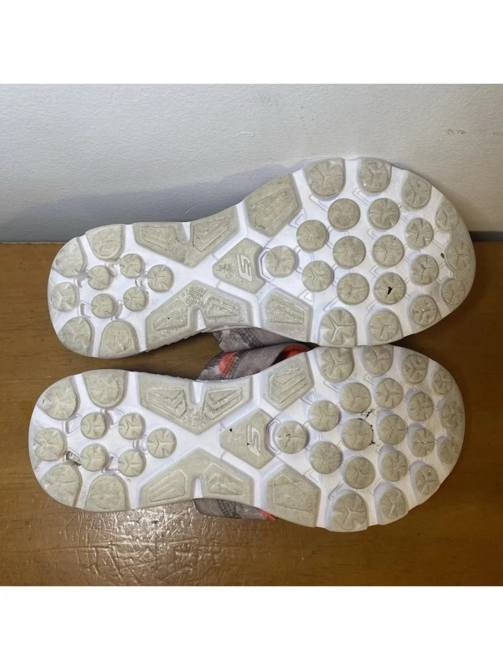 Skechers Women’s 8 On The Go 400 Tropical Cross-Over Grey Orange Sandals Slides